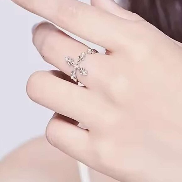 Women's Brand New CZ Accented Filigree Cross Adjustable Size Ring - Picture 3 of 9